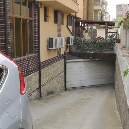 Gnezdo Sarafovo * ブルガス