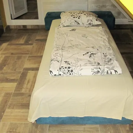 アパート Gnezdo Sarafovo ブルガス