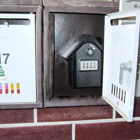 アパート Gnezdo Sarafovo ブルガス