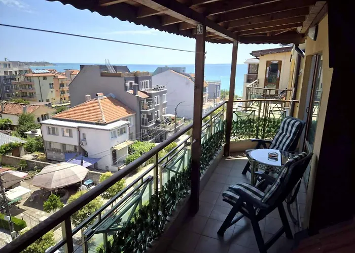 アパート Gnezdo Sarafovo *