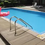 Gnezdo Sarafovo 아파트 *